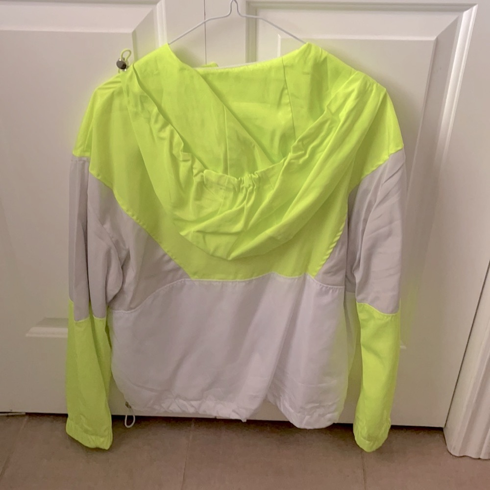 Windbreaker - Picture 3 of 4